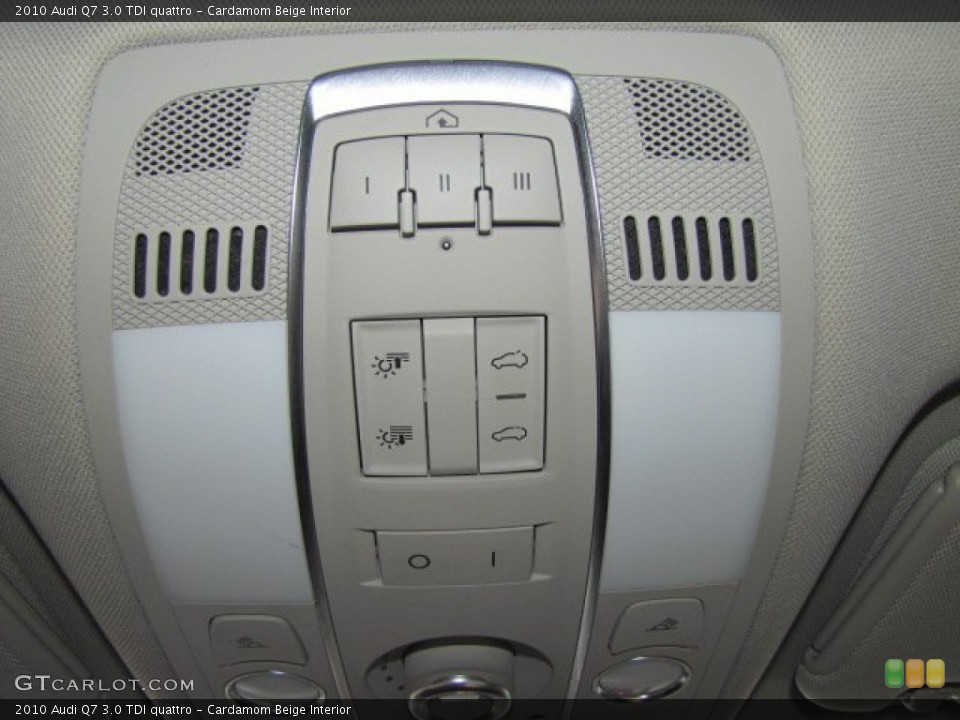 Cardamom Beige Interior Controls for the 2010 Audi Q7 3.0 TDI quattro #74322424