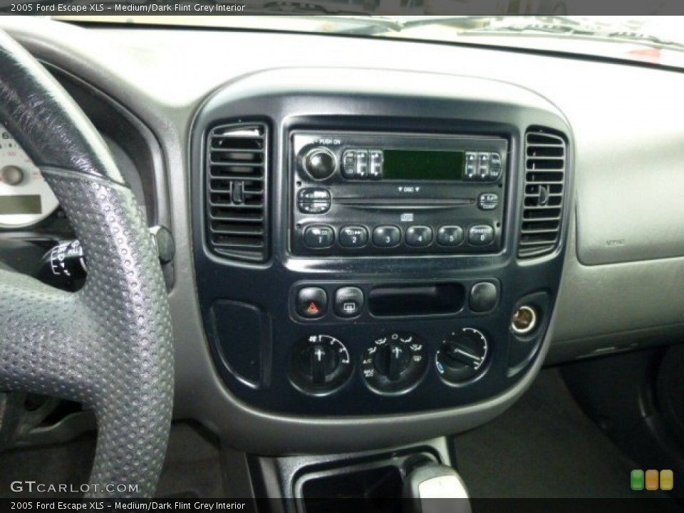 Medium/Dark Flint Grey Interior Controls for the 2005 Ford Escape XLS #74323526