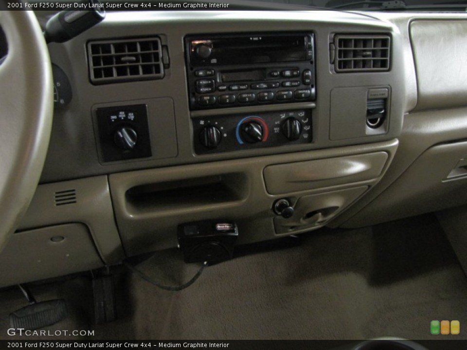 Medium Graphite Interior Controls for the 2001 Ford F250 Super Duty Lariat Super Crew 4x4 #74324777