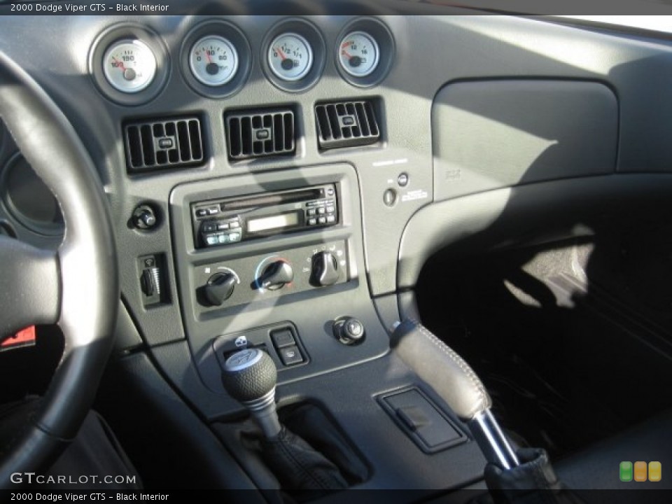 Black Interior Controls for the 2000 Dodge Viper GTS #74333442