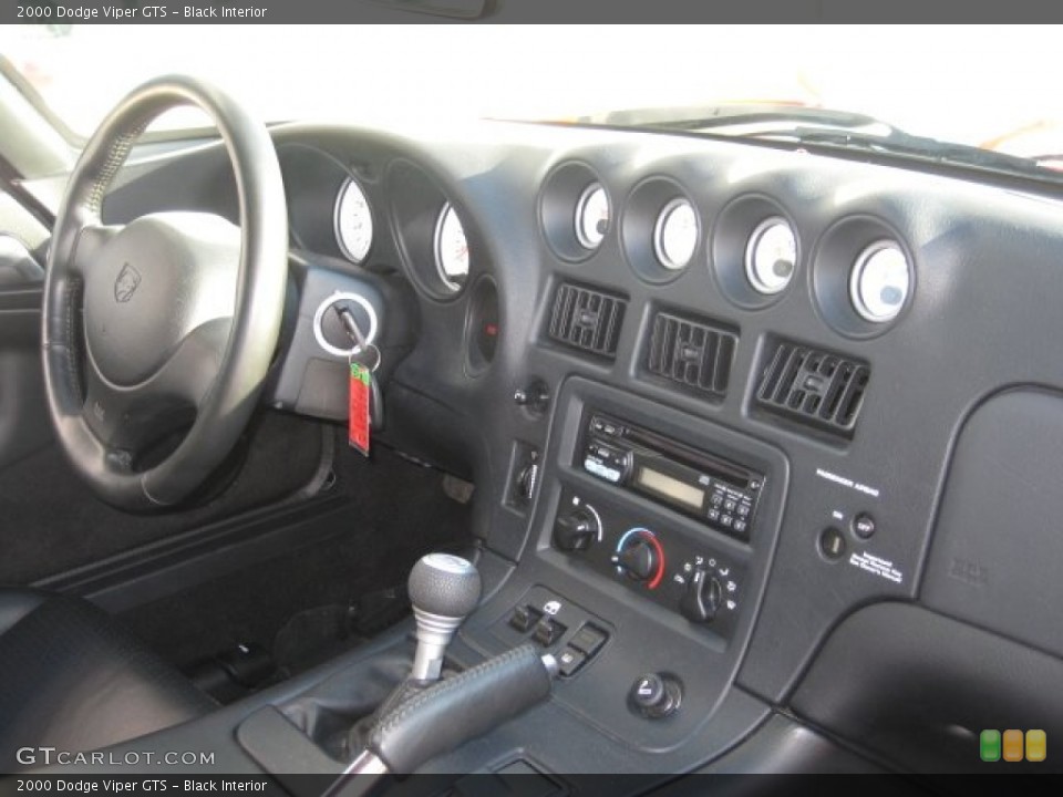 Black Interior Controls for the 2000 Dodge Viper GTS #74334507