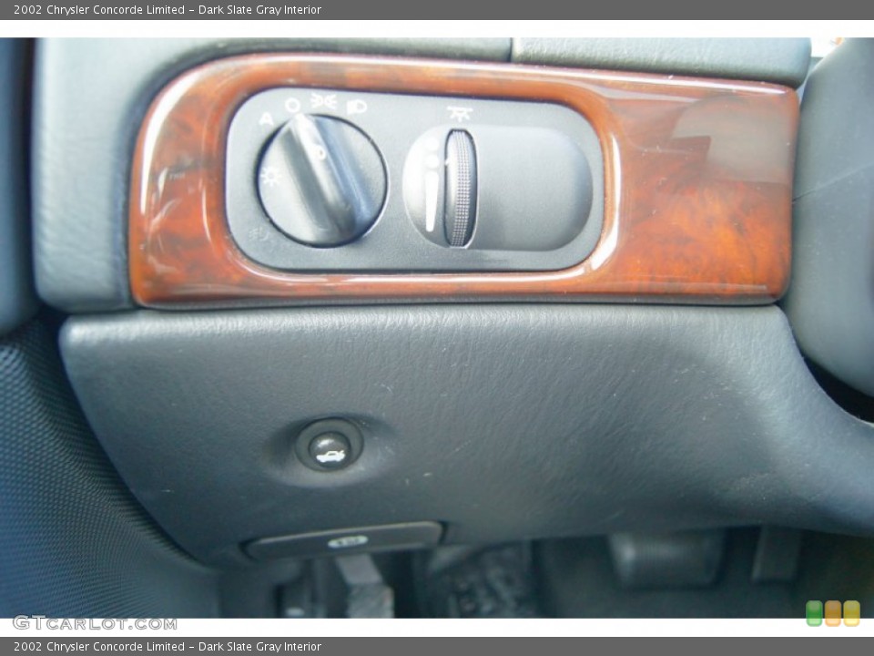 Dark Slate Gray Interior Controls for the 2002 Chrysler Concorde Limited #74338190