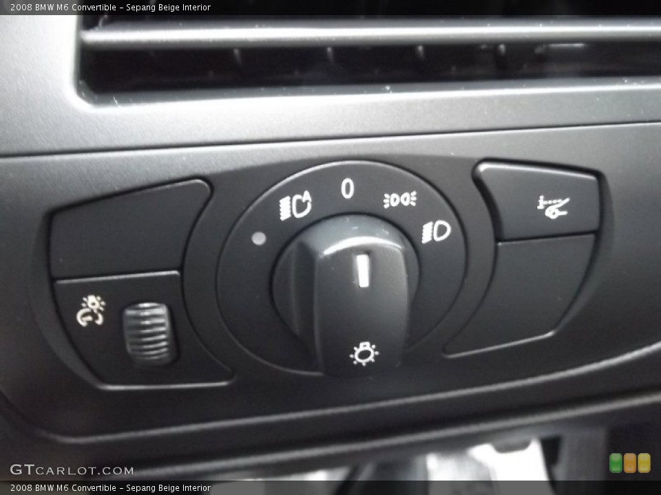 Sepang Beige Interior Controls for the 2008 BMW M6 Convertible #74350037