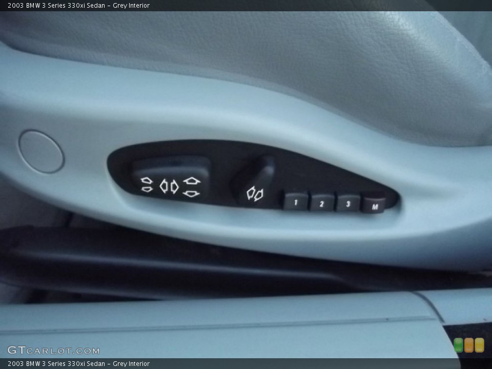Grey Interior Controls for the 2003 BMW 3 Series 330xi Sedan #74350728