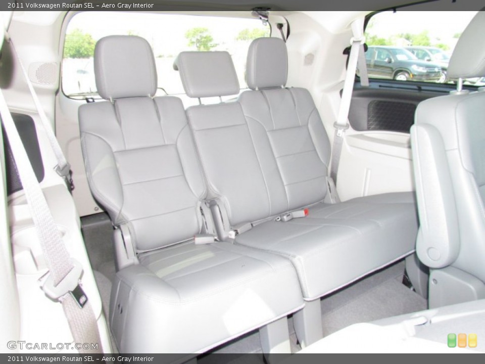 Aero Gray Interior Rear Seat for the 2011 Volkswagen Routan SEL #74355102
