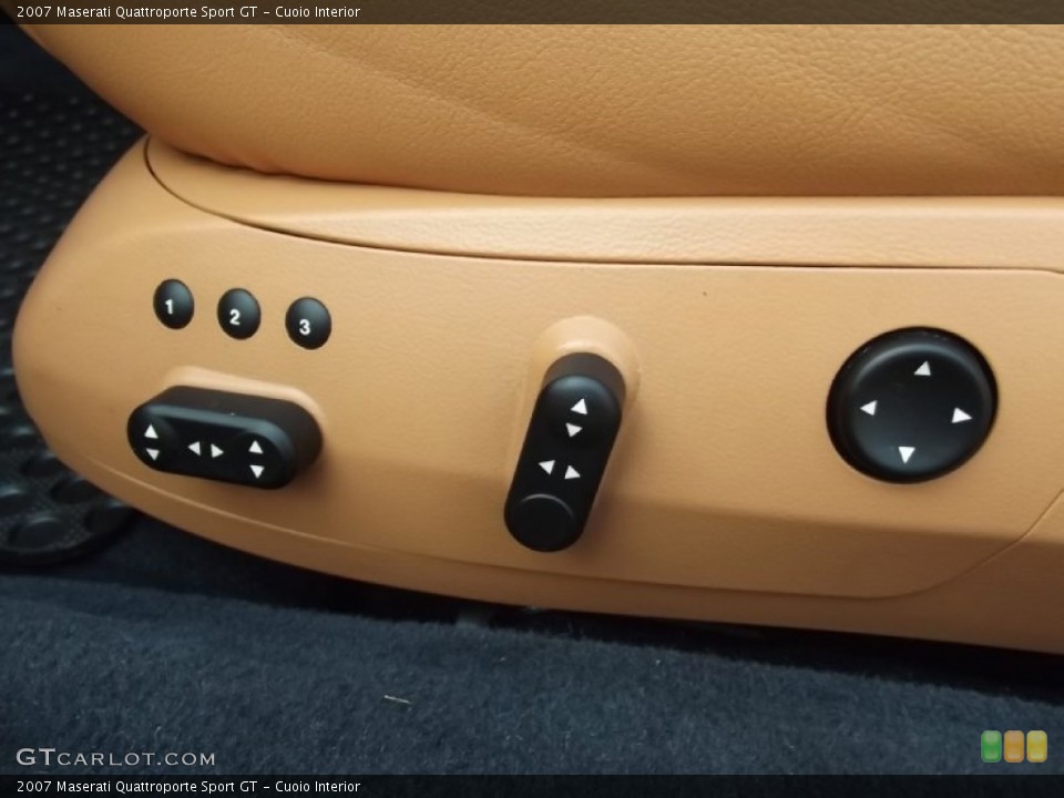 Cuoio Interior Controls for the 2007 Maserati Quattroporte Sport GT #74355338