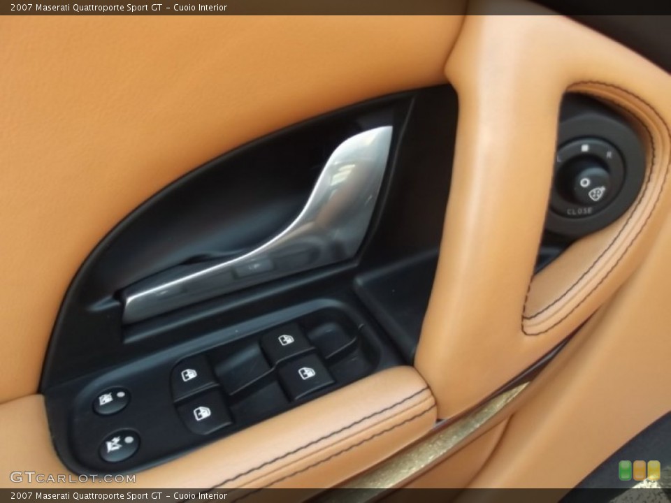 Cuoio Interior Controls for the 2007 Maserati Quattroporte Sport GT #74355388