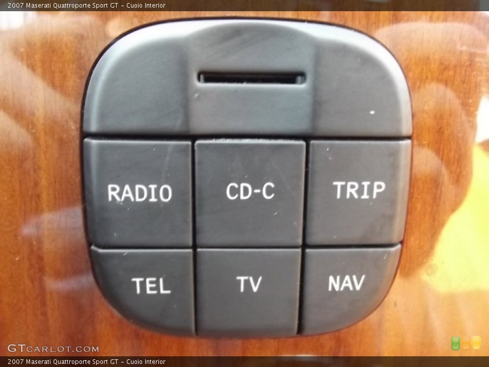 Cuoio Interior Controls for the 2007 Maserati Quattroporte Sport GT #74355539