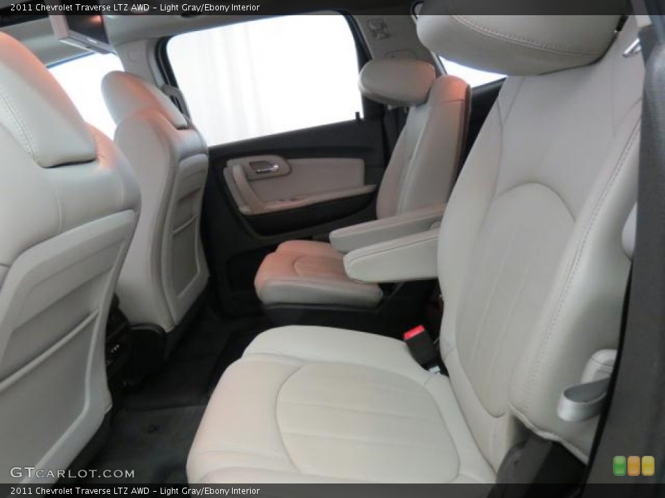 Light Gray/Ebony Interior Rear Seat for the 2011 Chevrolet Traverse LTZ AWD #74366048