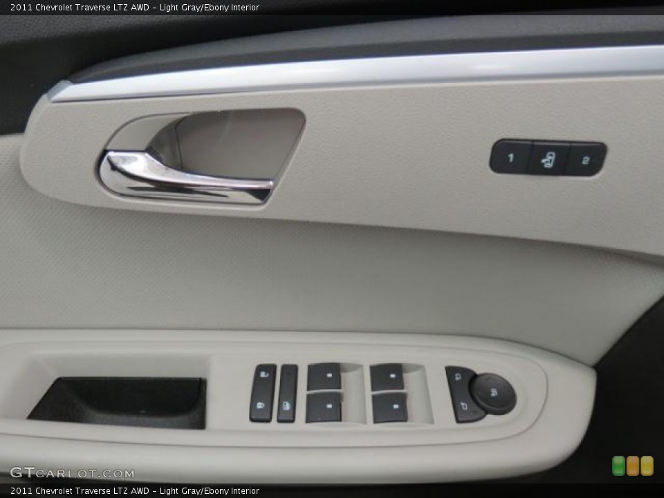 Light Gray/Ebony Interior Controls for the 2011 Chevrolet Traverse LTZ AWD #74366105