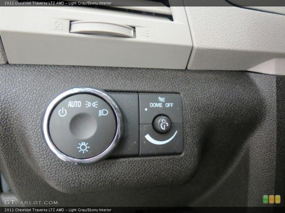 Light Gray/Ebony Interior Controls for the 2011 Chevrolet Traverse LTZ AWD #74366204