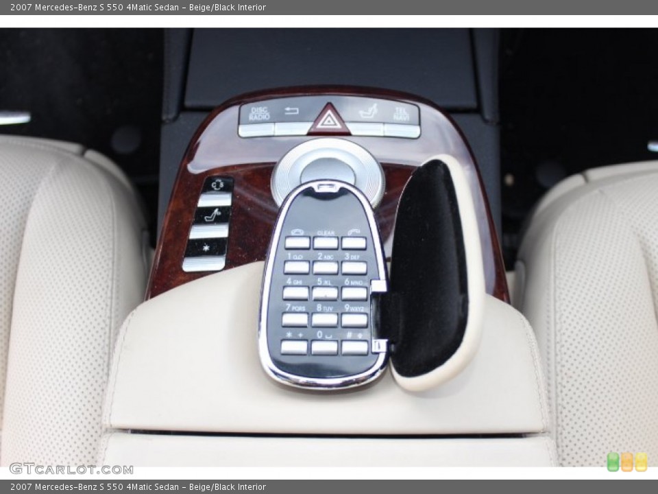 Beige/Black Interior Controls for the 2007 Mercedes-Benz S 550 4Matic Sedan #74377633