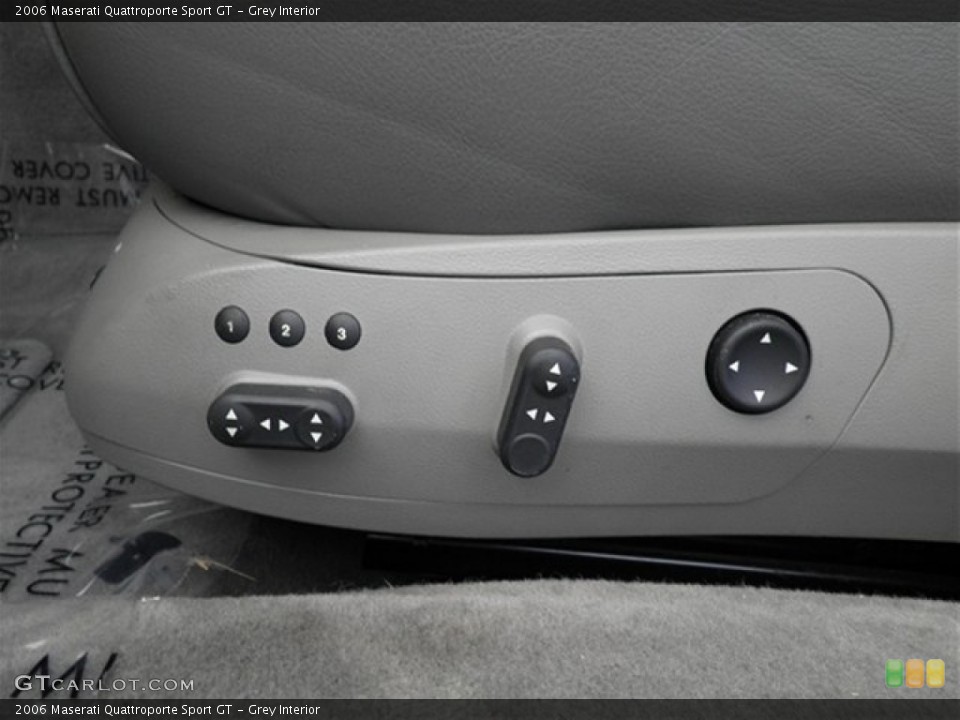 Grey Interior Controls for the 2006 Maserati Quattroporte Sport GT #74390026