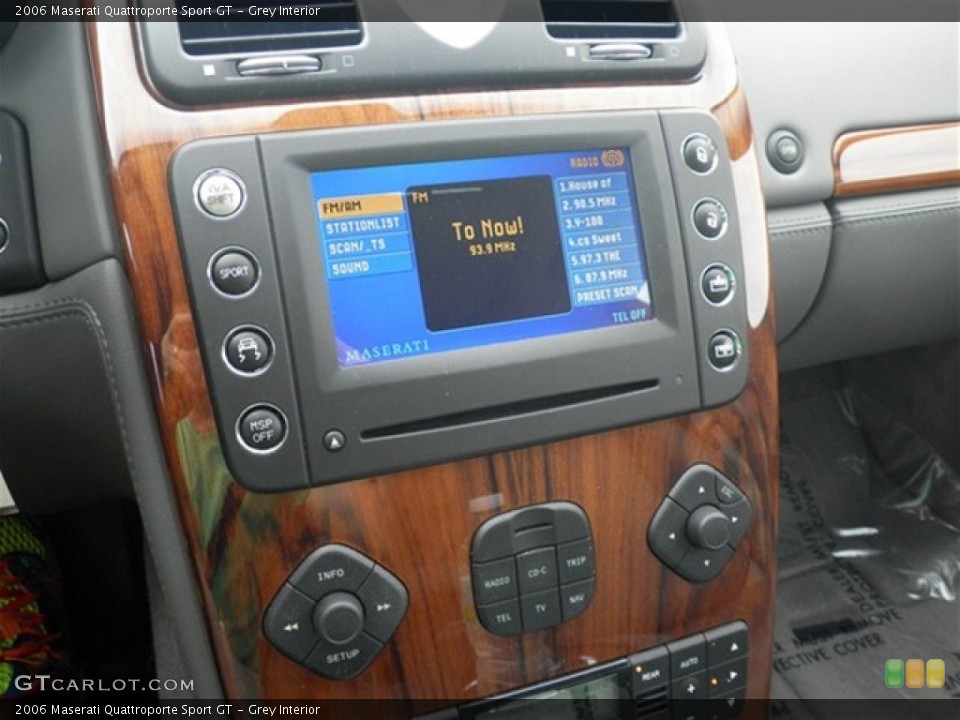 Grey Interior Controls for the 2006 Maserati Quattroporte Sport GT #74390088