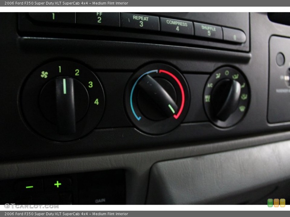 Medium Flint Interior Controls for the 2006 Ford F350 Super Duty XLT SuperCab 4x4 #74395084
