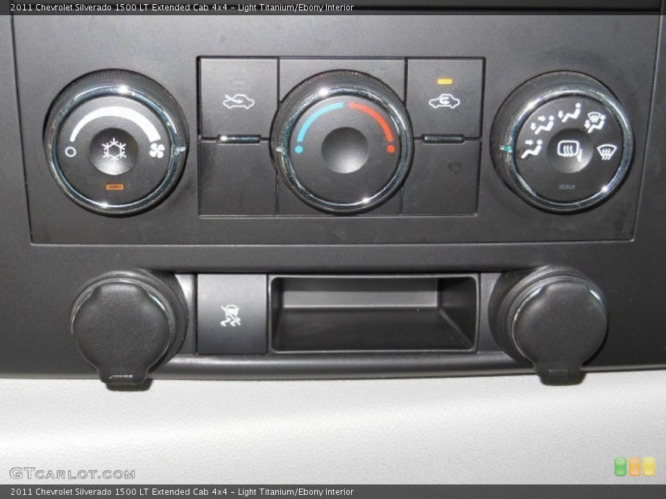 Light Titanium/Ebony Interior Controls for the 2011 Chevrolet Silverado 1500 LT Extended Cab 4x4 #74407579