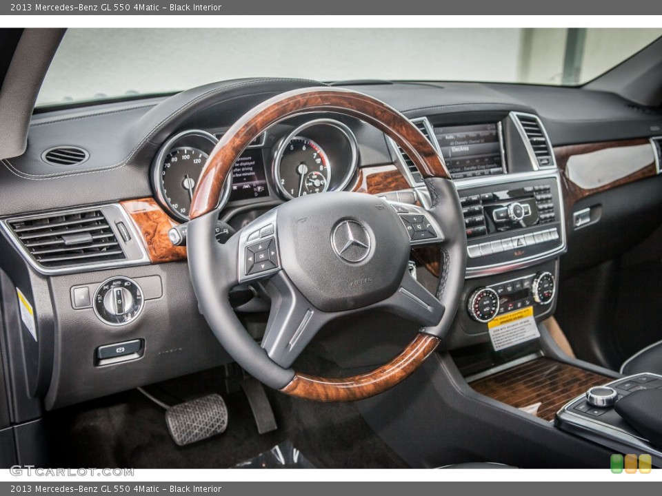 Black Interior Dashboard for the 2013 Mercedes-Benz GL 550 4Matic #74416444