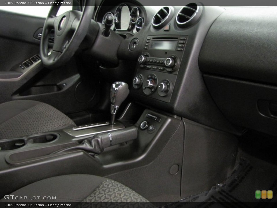 Ebony Interior Photo for the 2009 Pontiac G6 Sedan #74440142