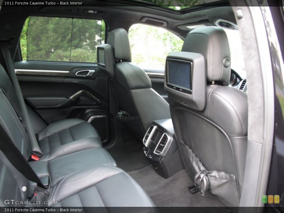 Black Interior Photo for the 2011 Porsche Cayenne Turbo #74443440