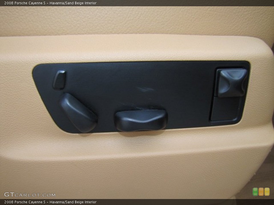 Havanna/Sand Beige Interior Controls for the 2008 Porsche Cayenne S #74443798