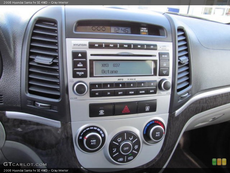 Gray Interior Controls for the 2008 Hyundai Santa Fe SE 4WD #74448719