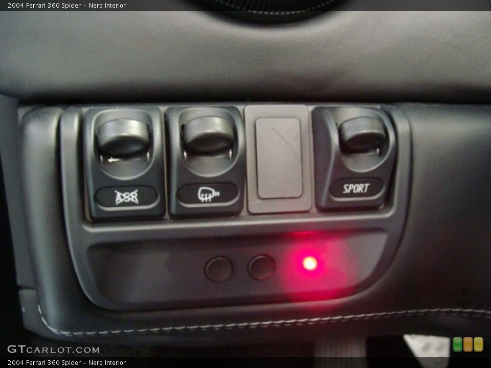 Nero Interior Controls for the 2004 Ferrari 360 Spider #74449103