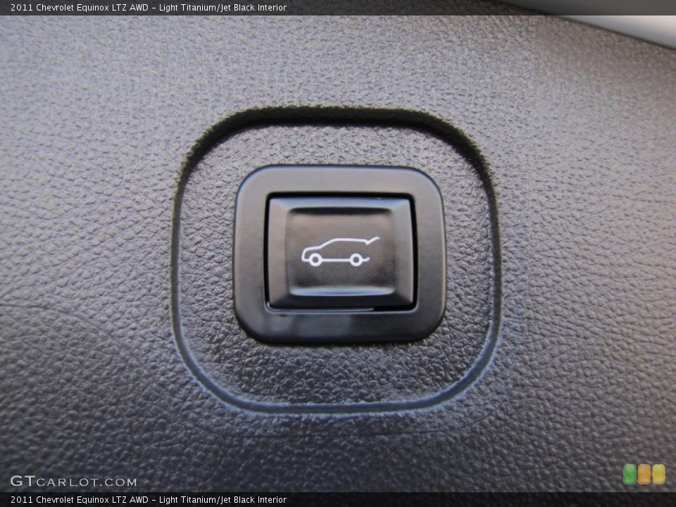 Light Titanium/Jet Black Interior Controls for the 2011 Chevrolet Equinox LTZ AWD #74482732
