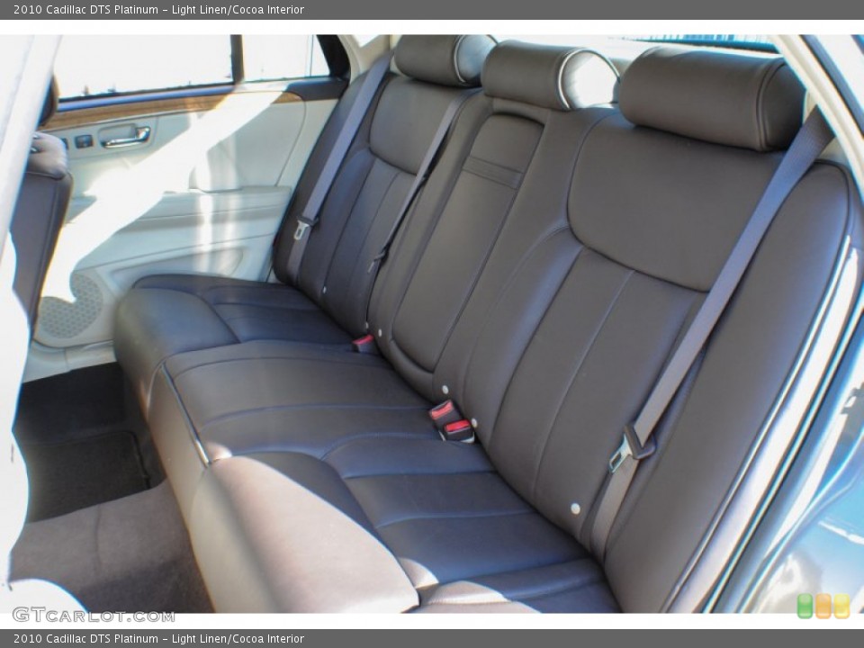 Light Linen/Cocoa 2010 Cadillac DTS Interiors