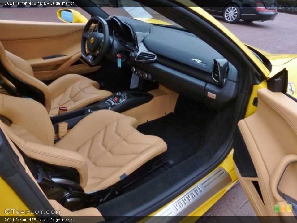 Beige Interior Photo for the 2011 Ferrari 458 Italia #74508128