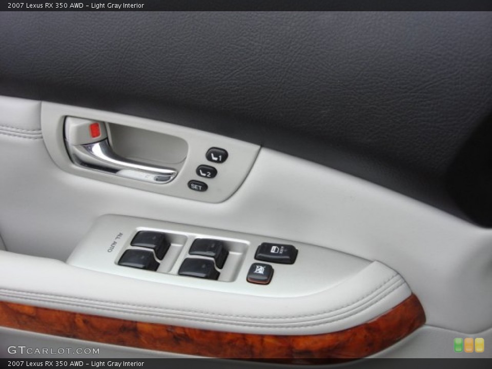 Light Gray Interior Controls for the 2007 Lexus RX 350 AWD #74511959