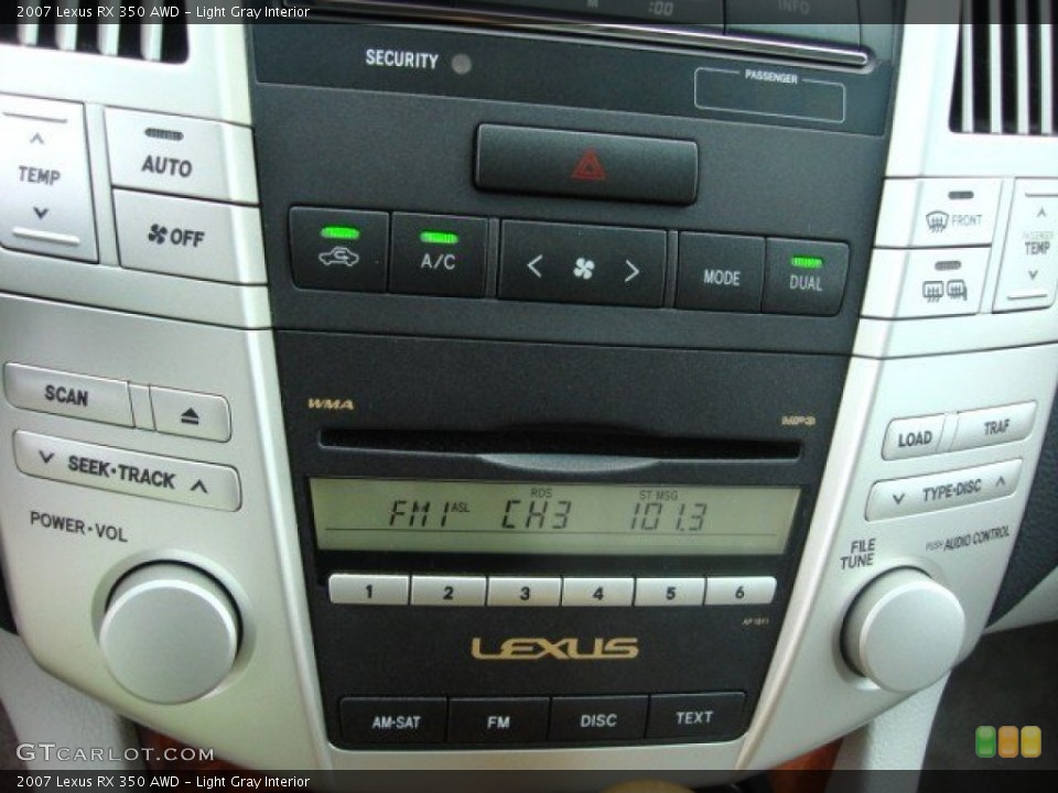 Light Gray Interior Controls for the 2007 Lexus RX 350 AWD #74512017