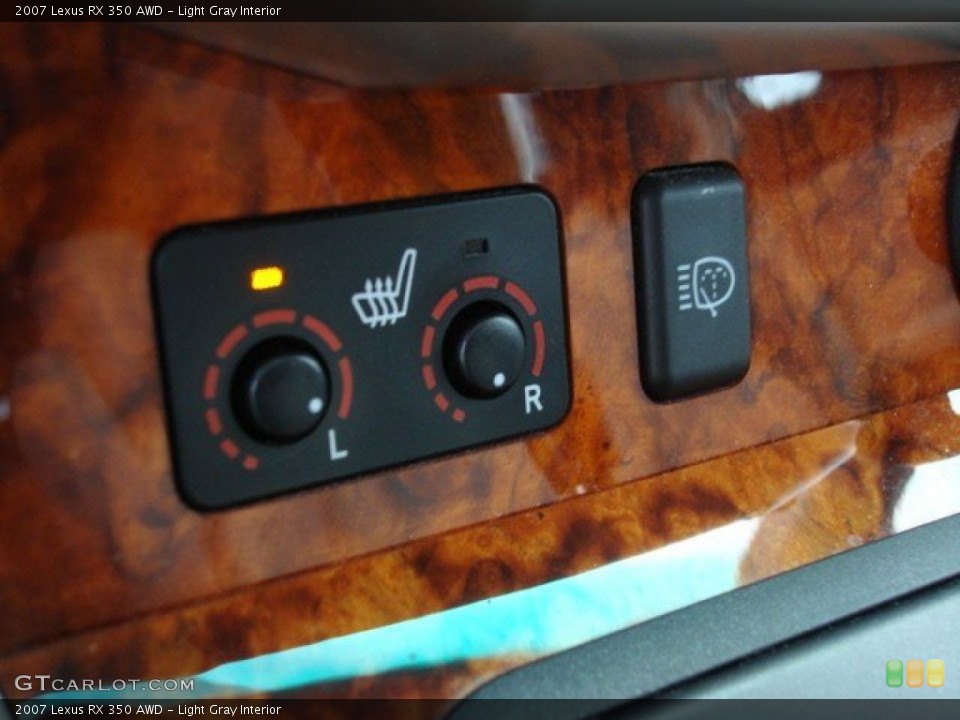 Light Gray Interior Controls for the 2007 Lexus RX 350 AWD #74512040