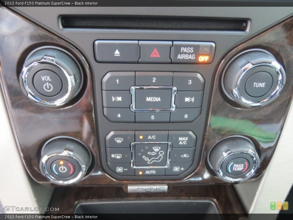 Black Interior Controls for the 2013 Ford F150 Platinum SuperCrew #74517677