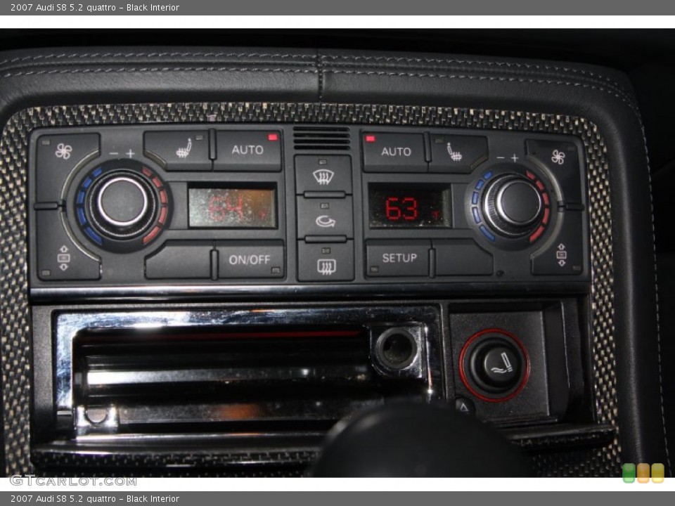 Black Interior Controls for the 2007 Audi S8 5.2 quattro #74521154