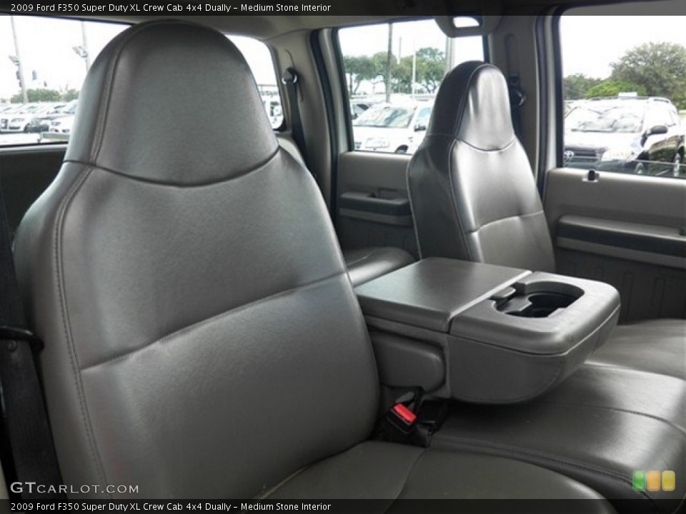 Medium Stone Interior Photo for the 2009 Ford F350 Super Duty XL Crew Cab 4x4 Dually #74541740