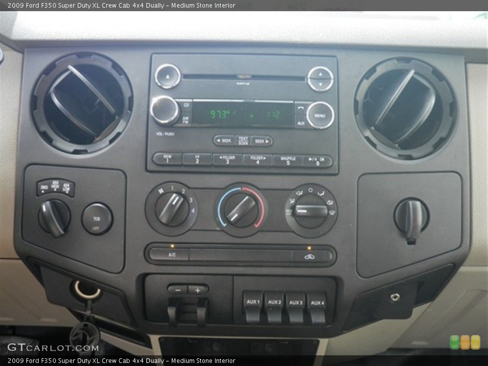 Medium Stone Interior Controls for the 2009 Ford F350 Super Duty XL Crew Cab 4x4 Dually #74541857