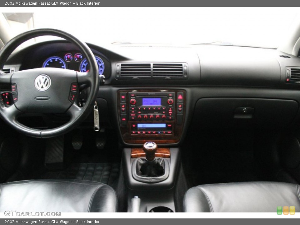 Black Interior Dashboard for the 2002 Volkswagen Passat GLX Wagon #74546322
