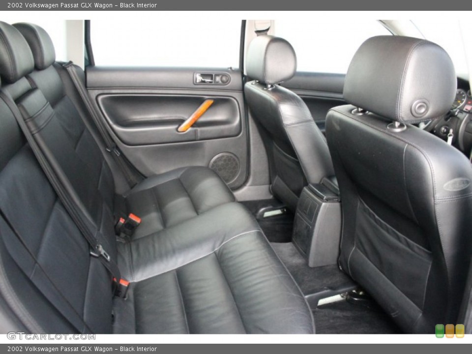 Black Interior Photo for the 2002 Volkswagen Passat GLX Wagon #74546466