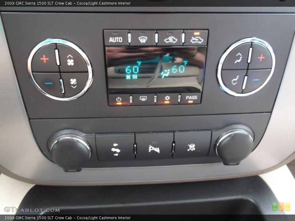 Cocoa/Light Cashmere Interior Controls for the 2009 GMC Sierra 1500 SLT Crew Cab #74553414