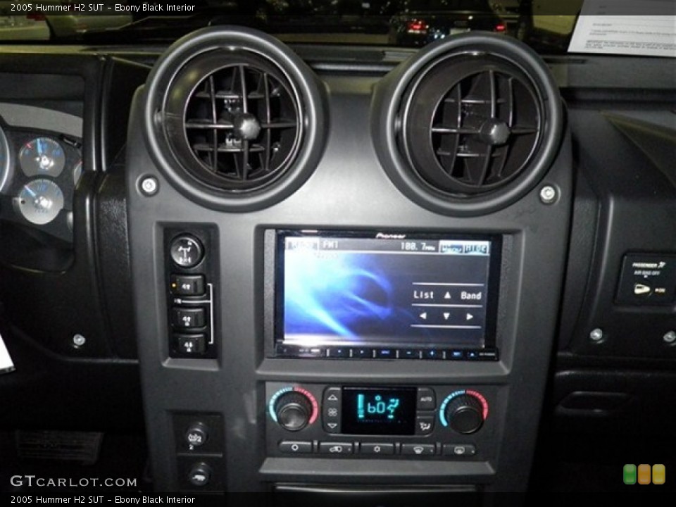 Ebony Black Interior Controls for the 2005 Hummer H2 SUT #74568340