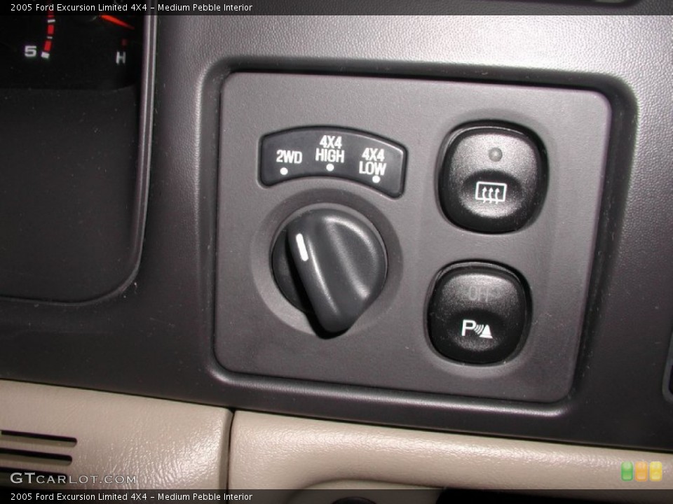 Medium Pebble Interior Controls for the 2005 Ford Excursion Limited 4X4 #74585548