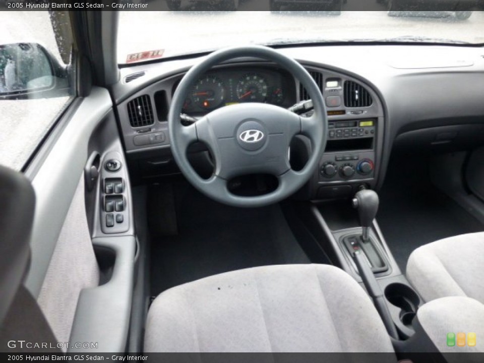 Gray Interior Dashboard for the 2005 Hyundai Elantra GLS Sedan #74602855