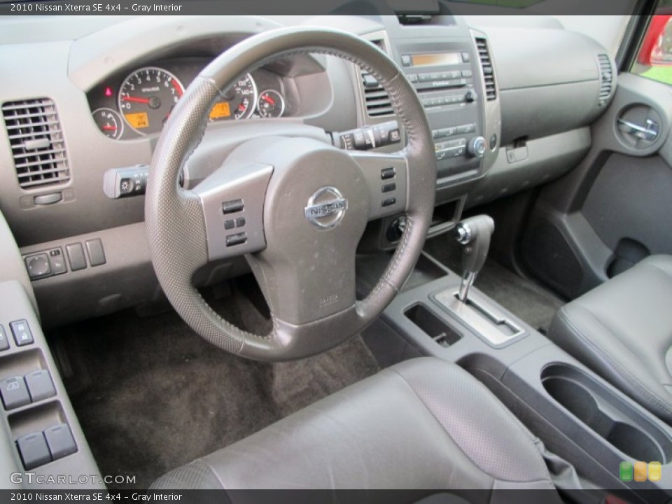 Gray Interior Photo for the 2010 Nissan Xterra SE 4x4 #74640314
