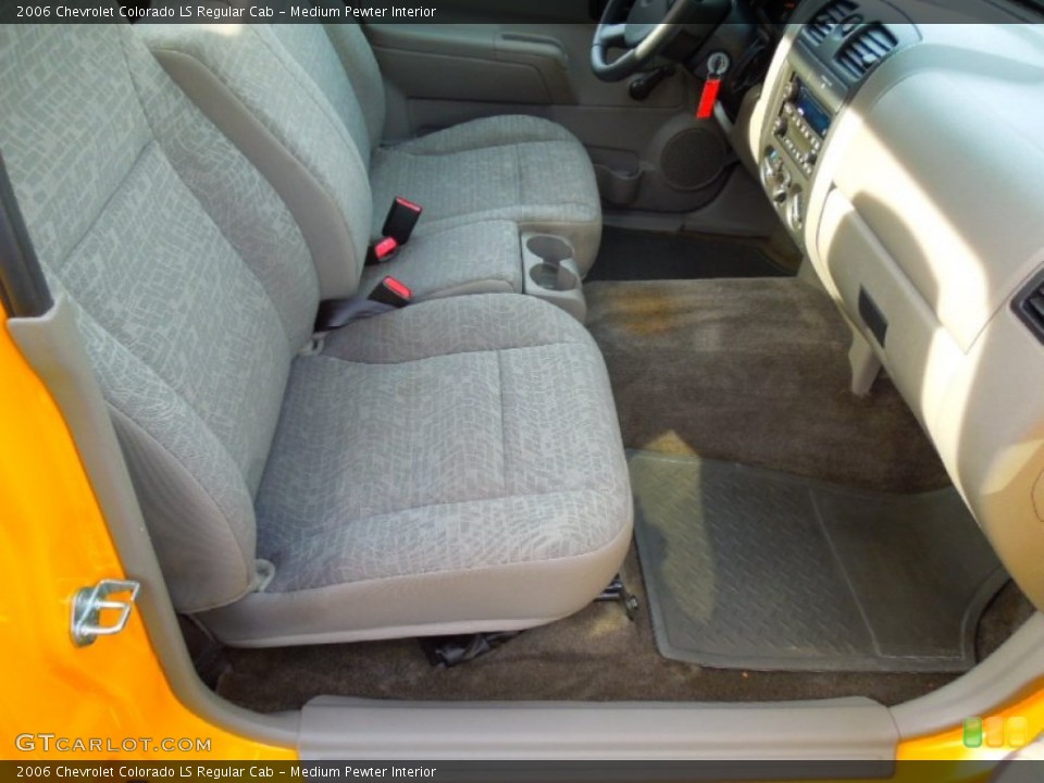 Medium Pewter Interior Photo for the 2006 Chevrolet Colorado LS Regular Cab #74654766
