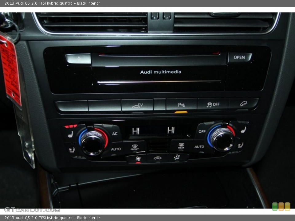 Black Interior Audio System for the 2013 Audi Q5 2.0 TFSI hybrid quattro #74665617