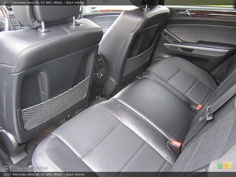 Black Interior Rear Seat for the 2007 Mercedes-Benz ML 63 AMG 4Matic #74682729