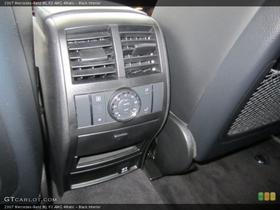 Black Interior Controls for the 2007 Mercedes-Benz ML 63 AMG 4Matic #74682741