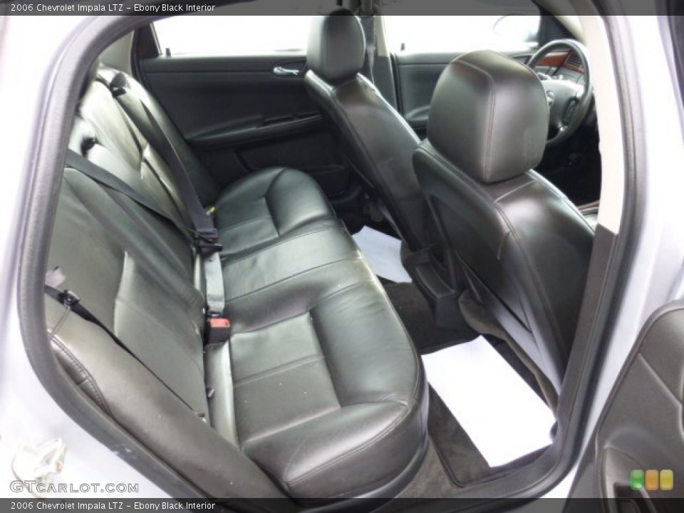Ebony Black Interior Rear Seat for the 2006 Chevrolet Impala LTZ #74698684