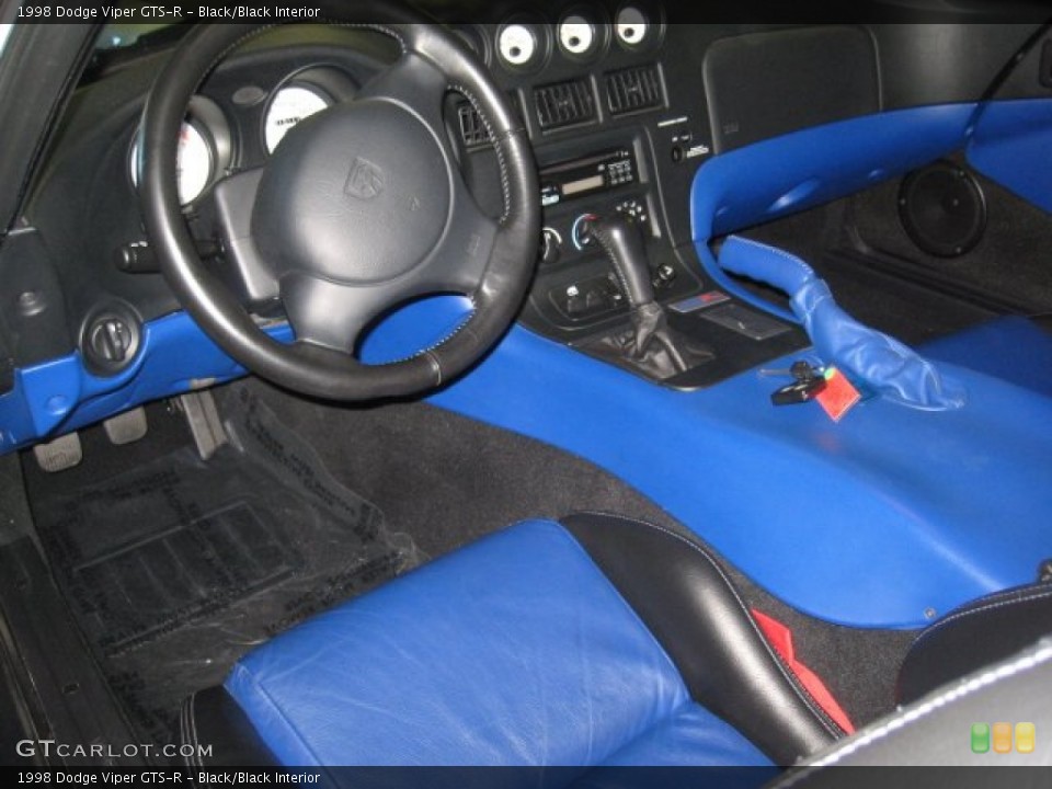 Black/Black Interior Photo for the 1998 Dodge Viper GTS-R #74725399