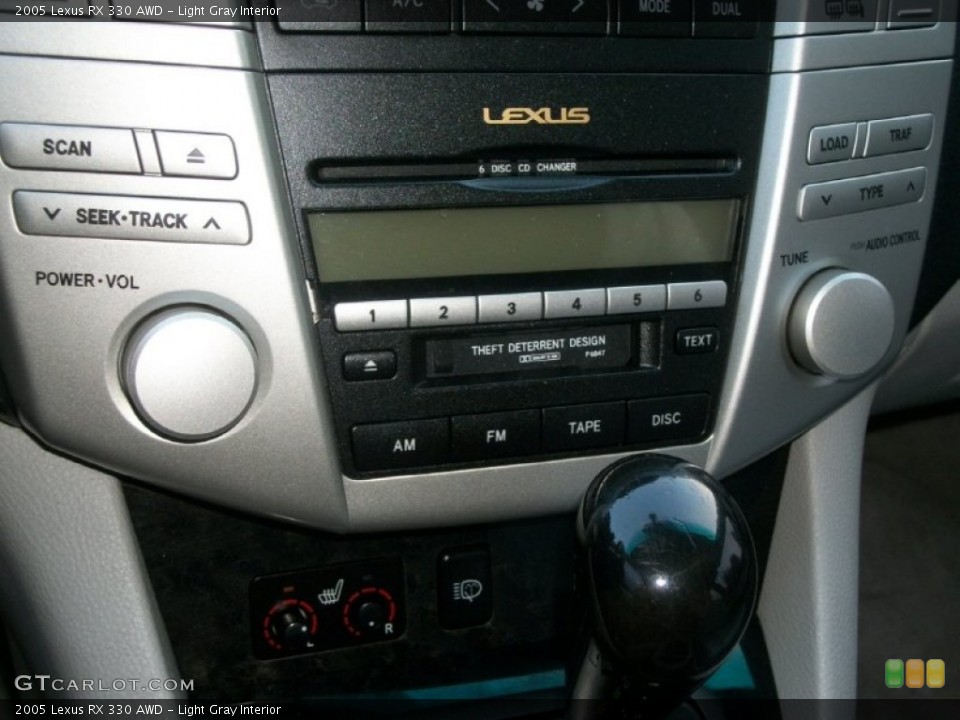 Light Gray Interior Controls for the 2005 Lexus RX 330 AWD #74734638